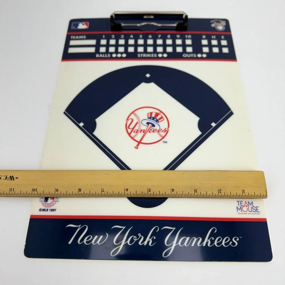 Vintage MLB New York‎ Yankees Baseball Scorecard Clipboard 1997 Team Mouse